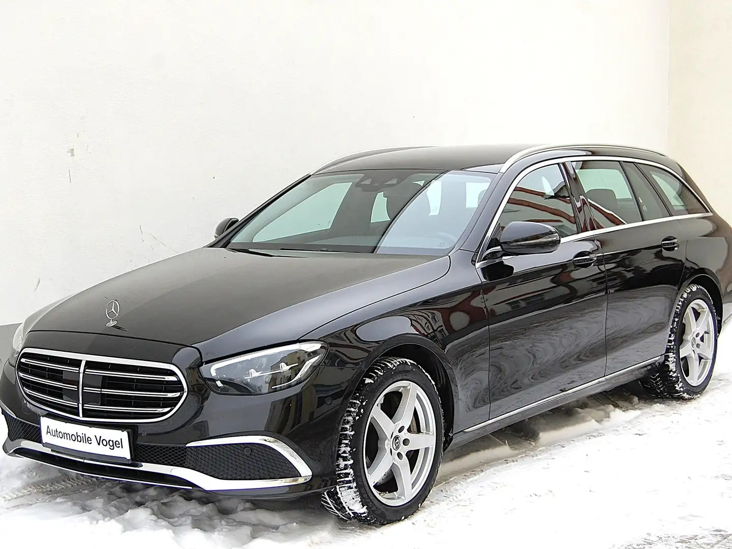 Mercedes-Benz E 300 de 4Matic EXCLUSIVE - LEDER - T-Modell Noir - 1