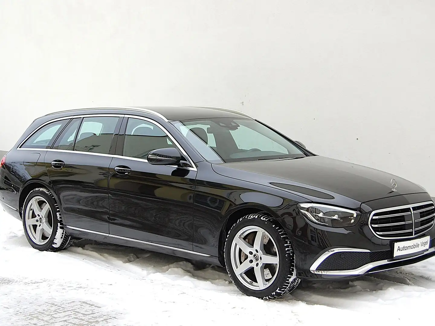Mercedes-Benz E 300 de 4Matic EXCLUSIVE - LEDER - T-Modell Noir - 2