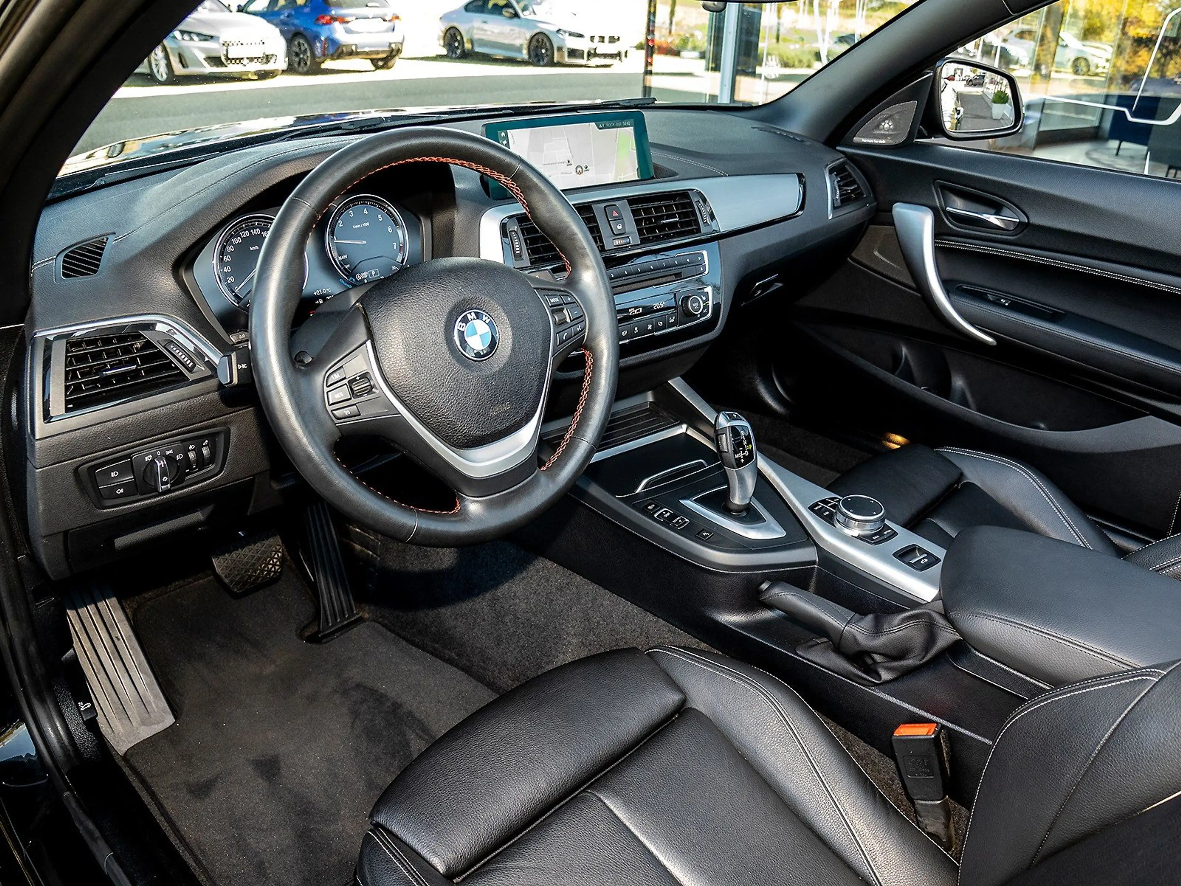 BMW 220 i Cabrio Aut Sport Line H/Ksound LED 1VB Navi-Pro — photo 4