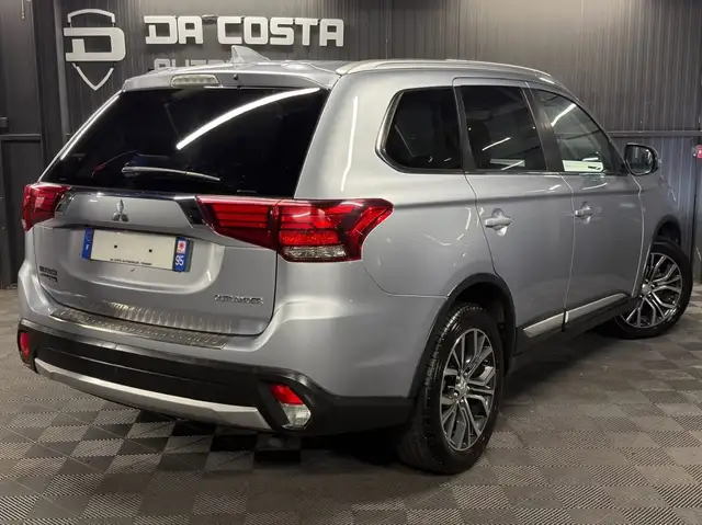 Mitsubishi Outlander view 8