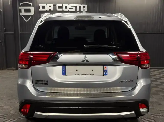 Mitsubishi Outlander view 7