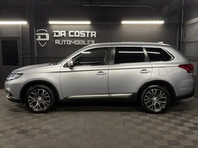 Mitsubishi Outlander view 6