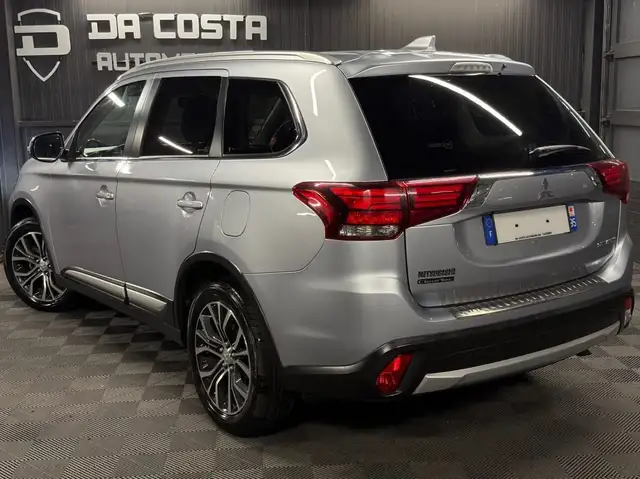Mitsubishi Outlander view 5