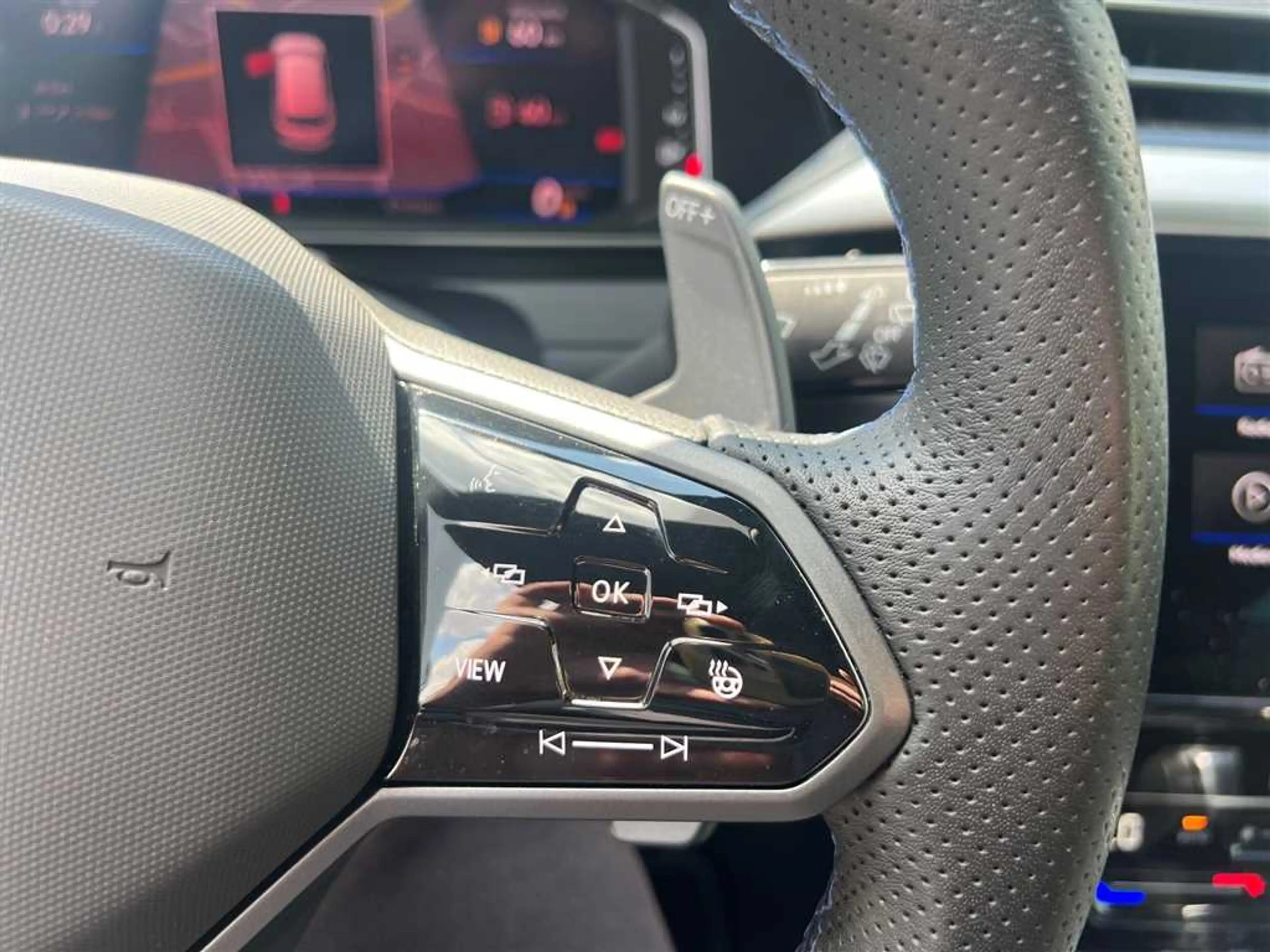Volkswagen Arteon Shooting Brake R 2.0 TSI DSG 4MOTION — photo 12