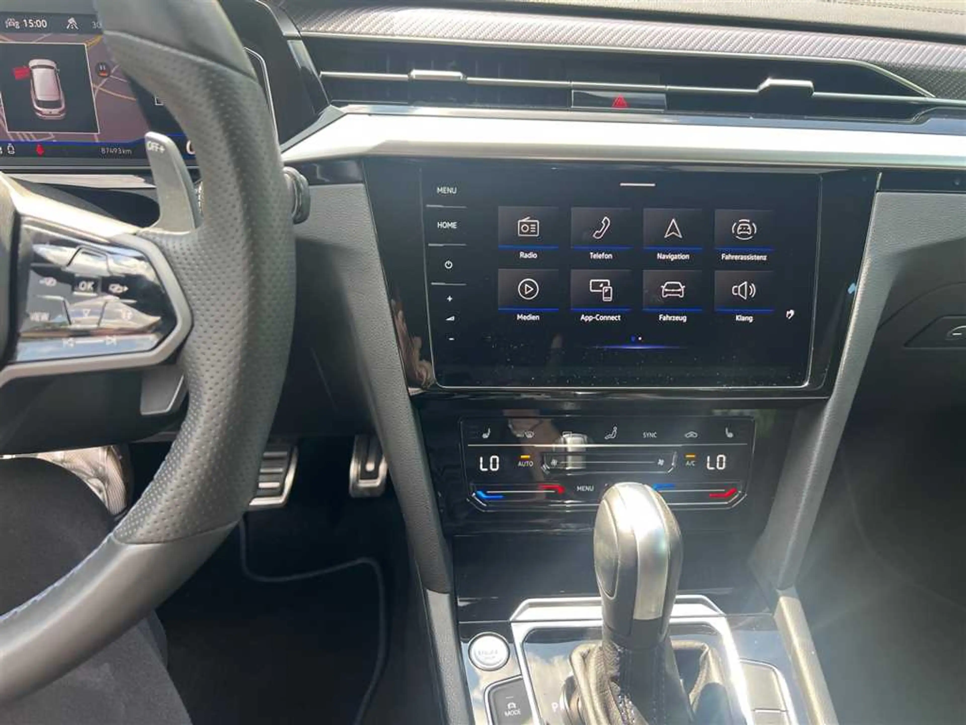 Volkswagen Arteon Shooting Brake R 2.0 TSI DSG 4MOTION — photo 10