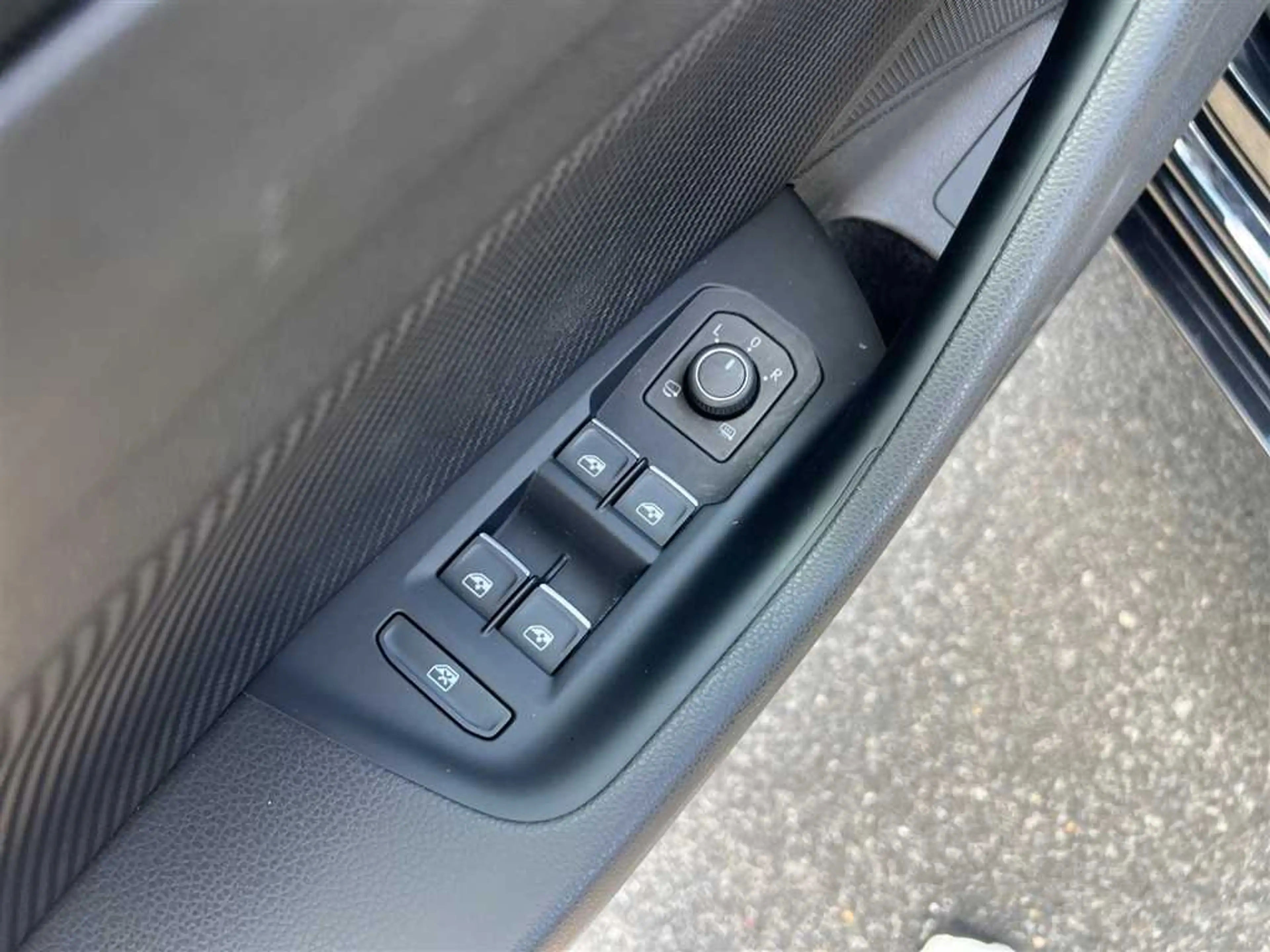 Volkswagen Arteon Shooting Brake R 2.0 TSI DSG 4MOTION — photo 15
