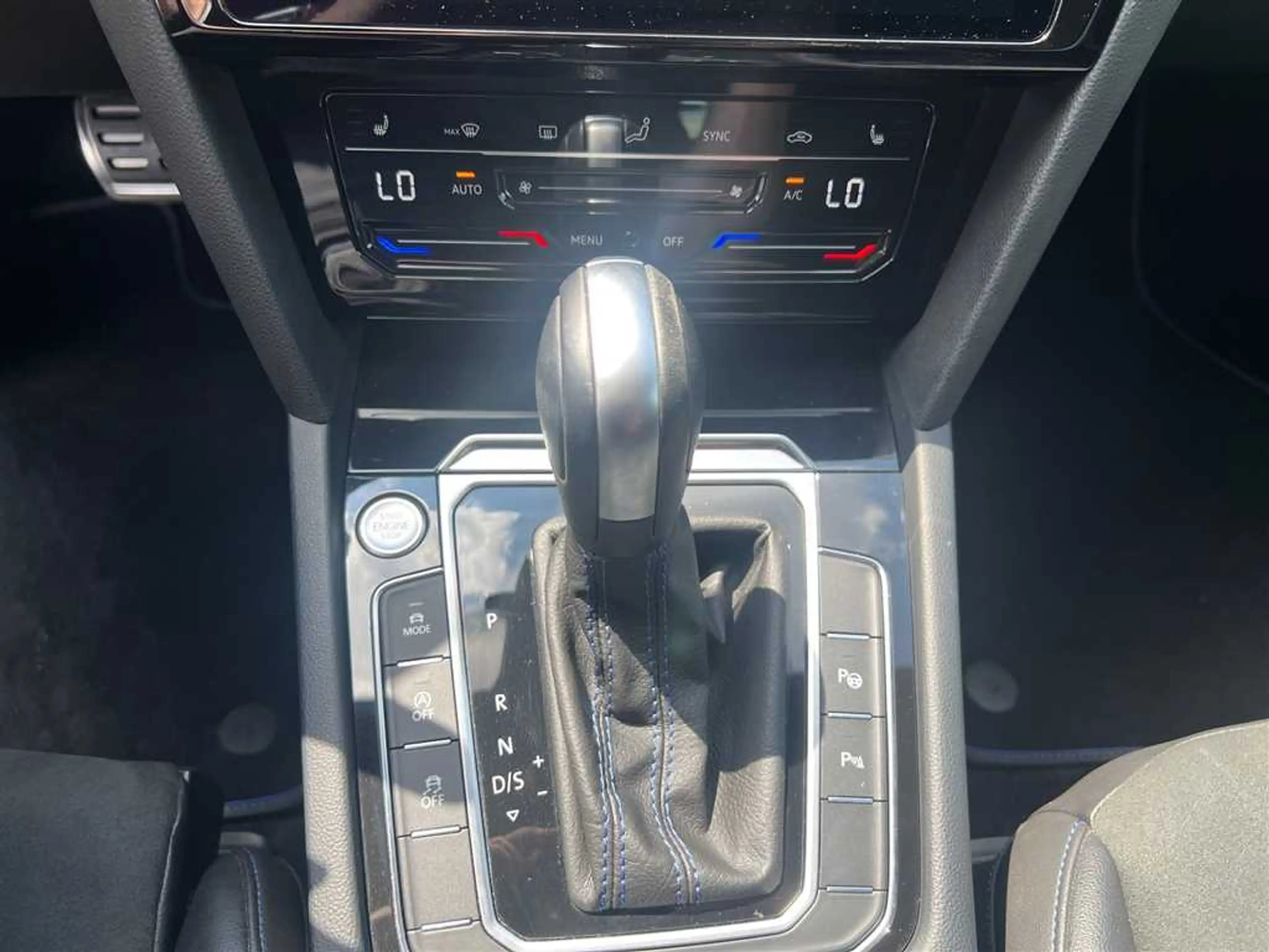 Volkswagen Arteon Shooting Brake R 2.0 TSI DSG 4MOTION — photo 13