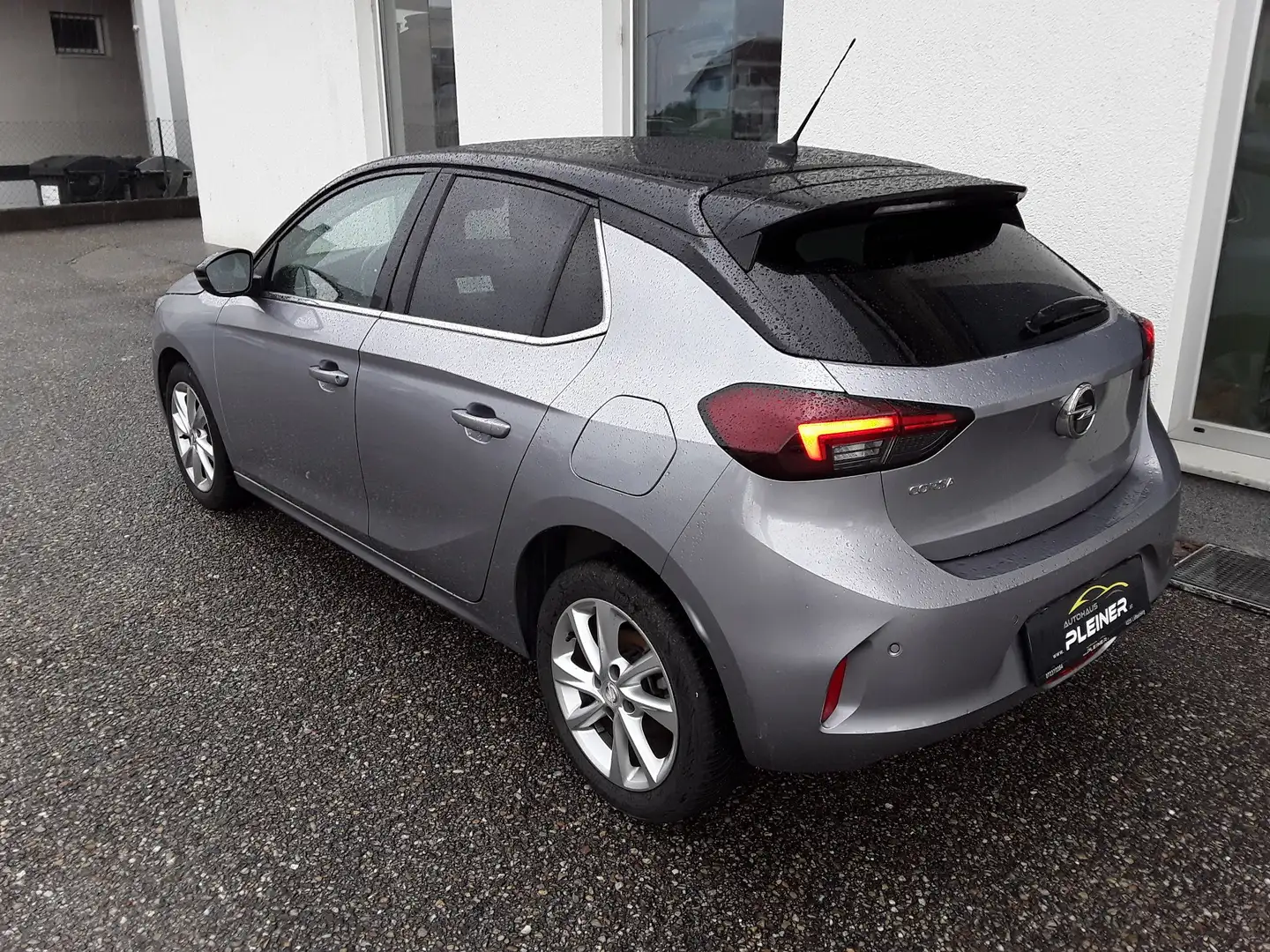 Opel Corsa Elegance Grau - 2
