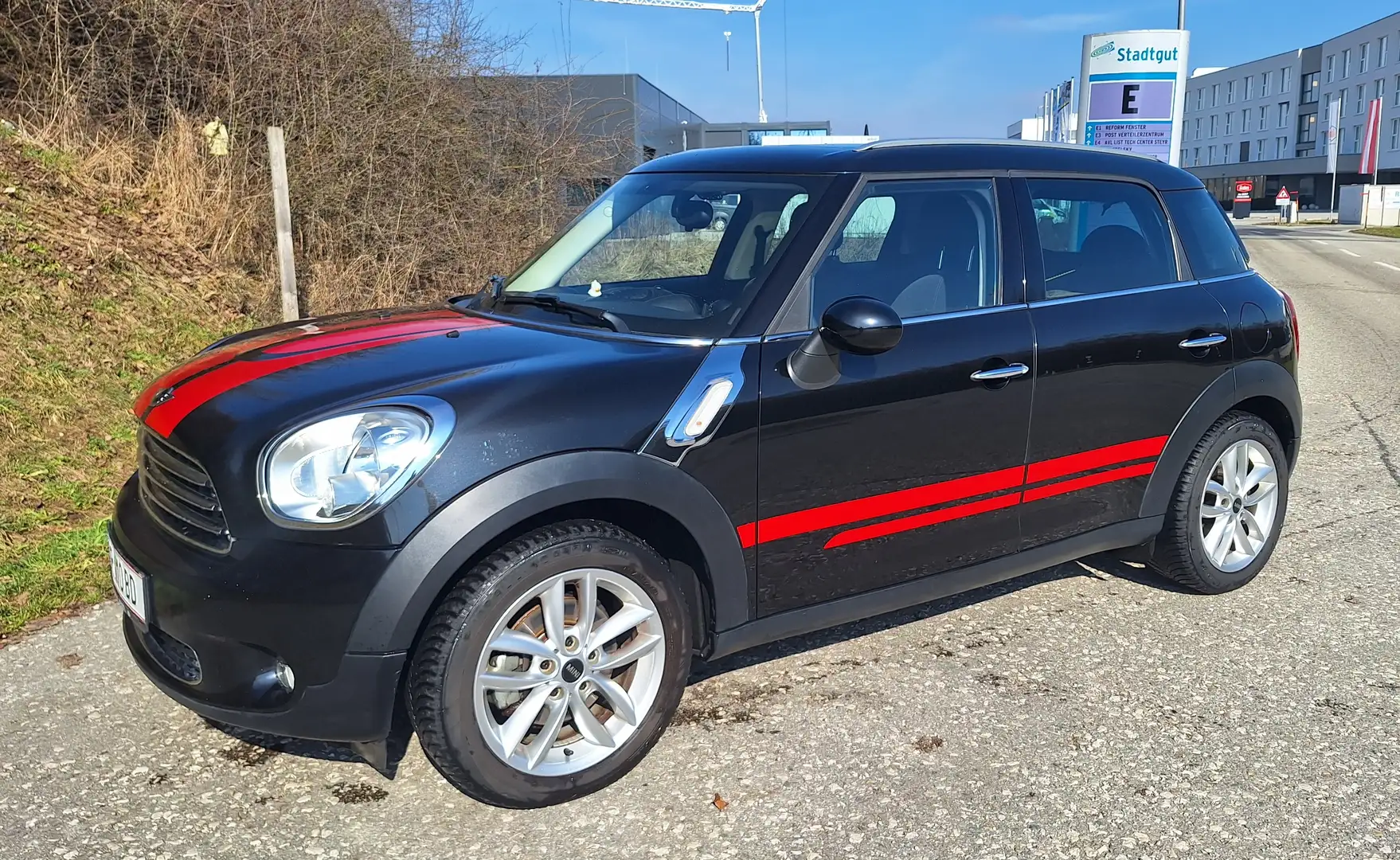 MINI Cooper Countryman MINI Countryman COOPER 1,6 Aut. COOPER Schwarz - 2