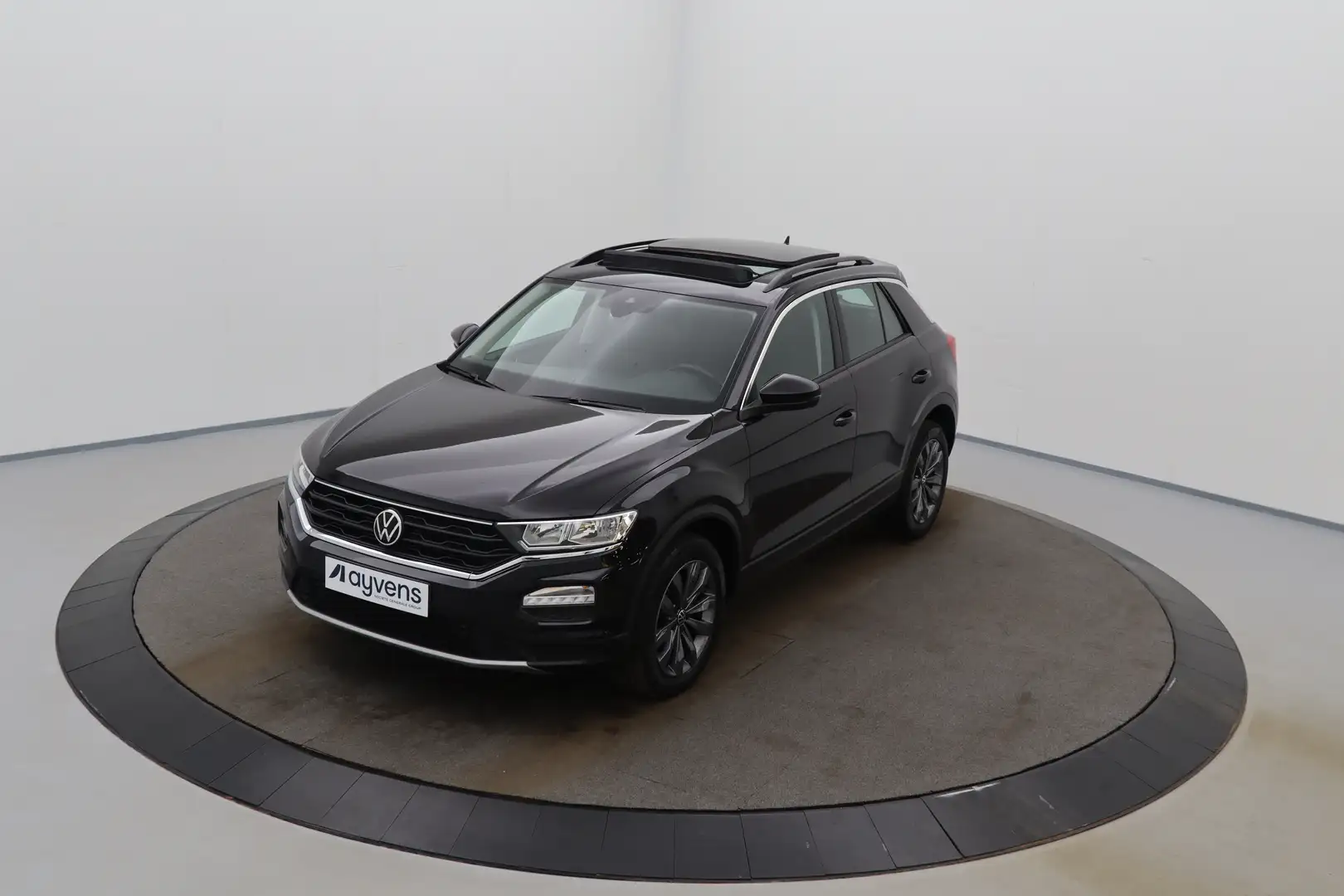 Volkswagen T-Roc 2.0 TDi Style Premium Carplay PDC CAM Pano ACC Tre Zwart - 1