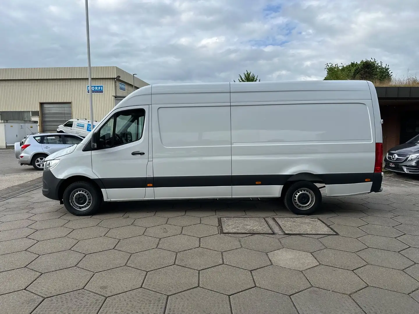 Mercedes-Benz Sprinter 317 MAXI HOCH LANG TRANSPORTER MINIVAN Blanc - 1
