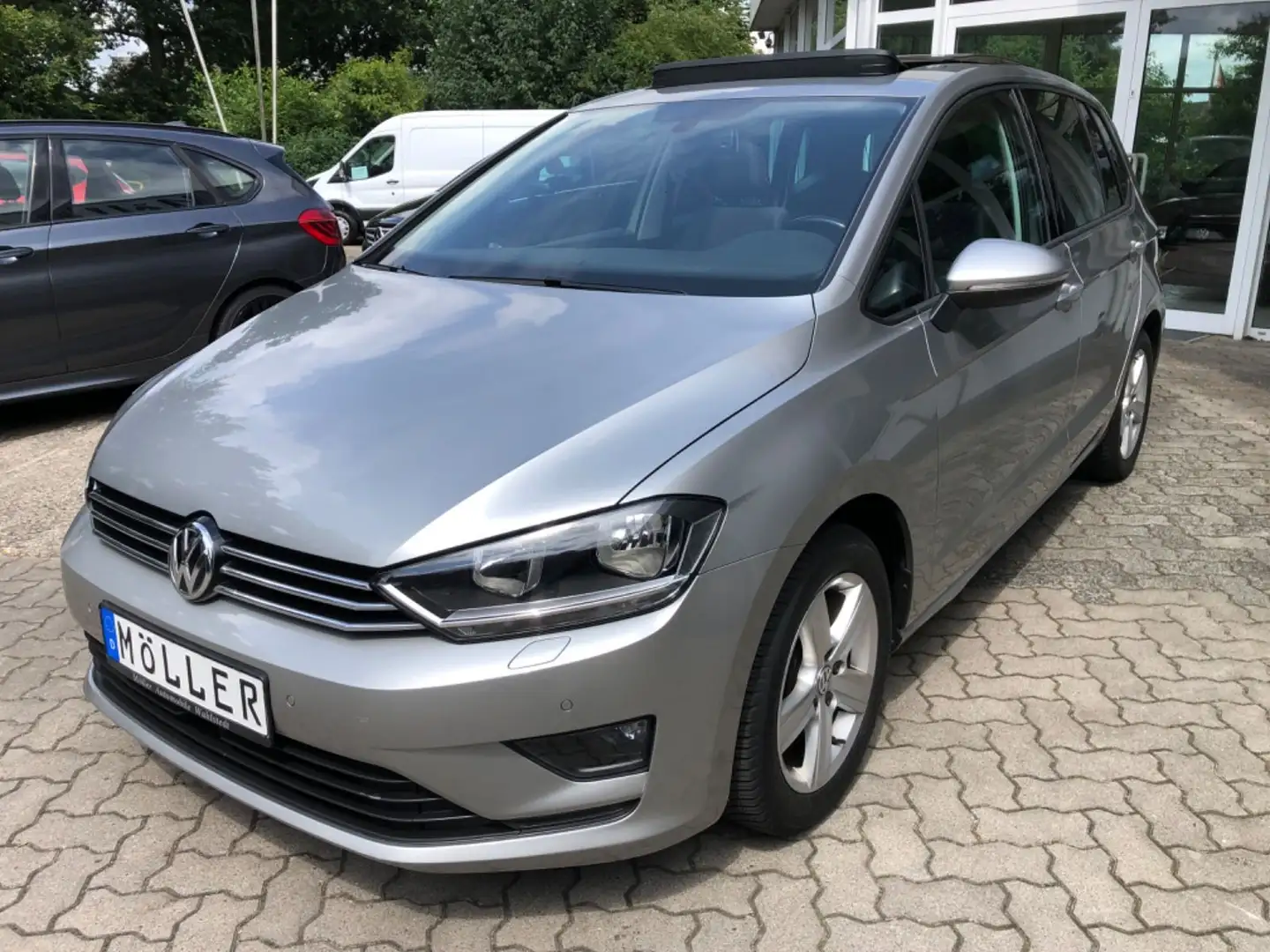 Volkswagen Golf Sportsvan 1.6 TDI Comfortline Navi Pano AHK Grau - 2