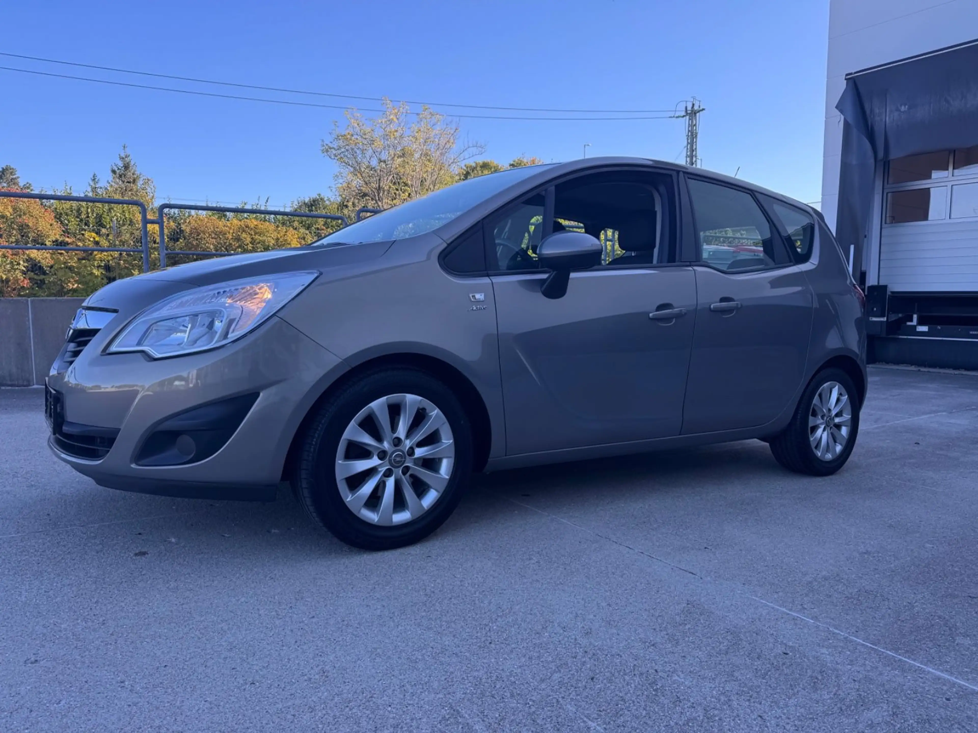 Opel Meriva B 1,4 Active Automatik PDC ALU