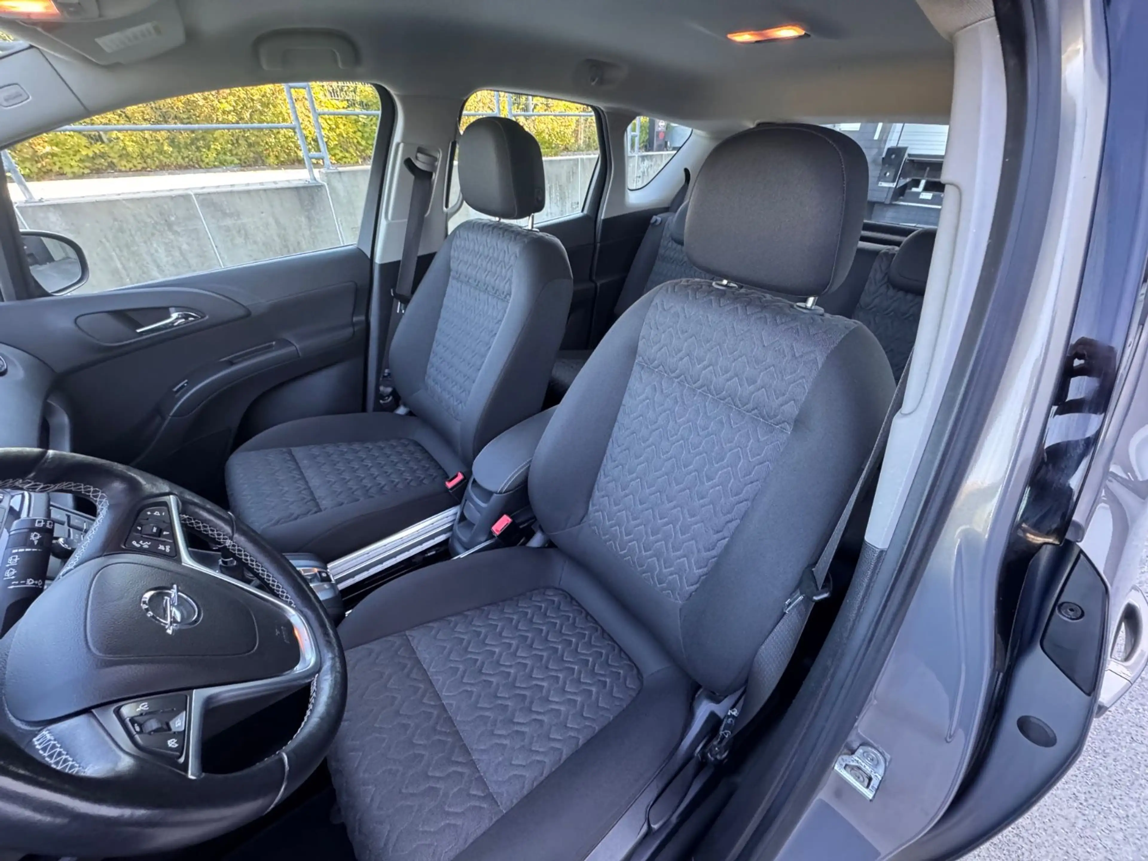 Opel Meriva B 1,4 Active Automatik PDC ALU — photo 11