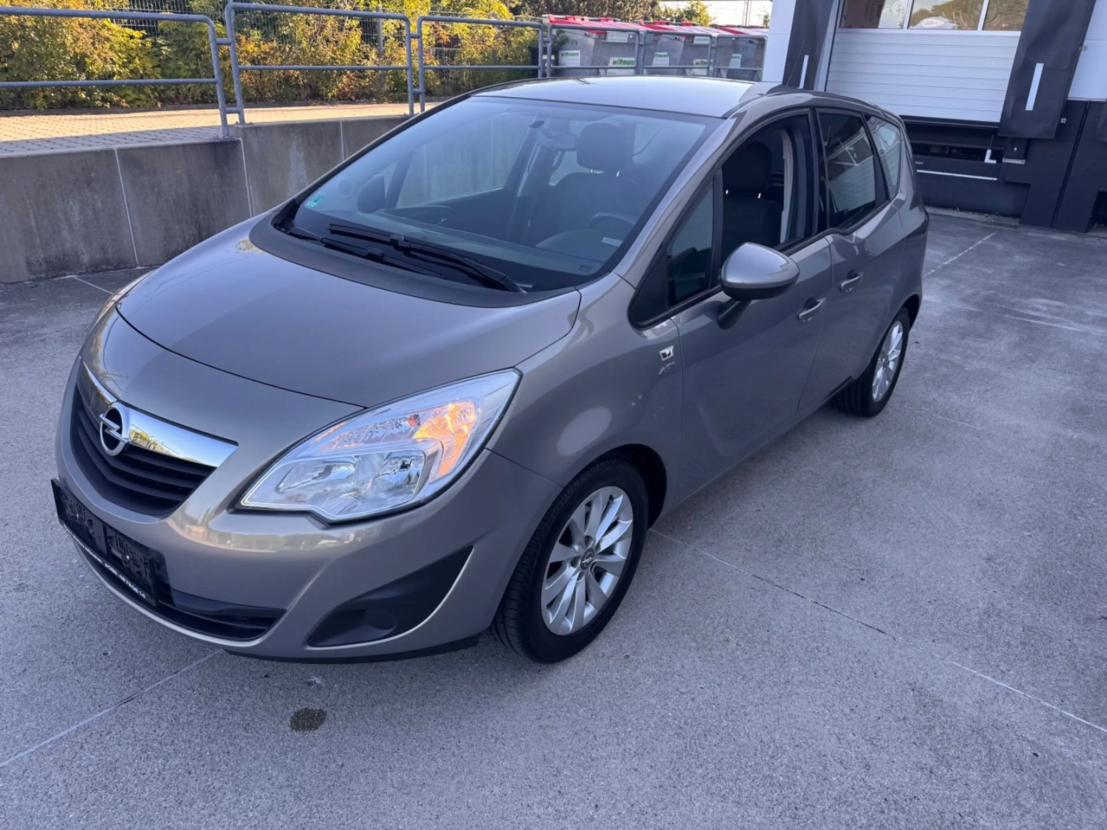 Opel Meriva B 1,4 Active Automatik PDC ALU — photo 9