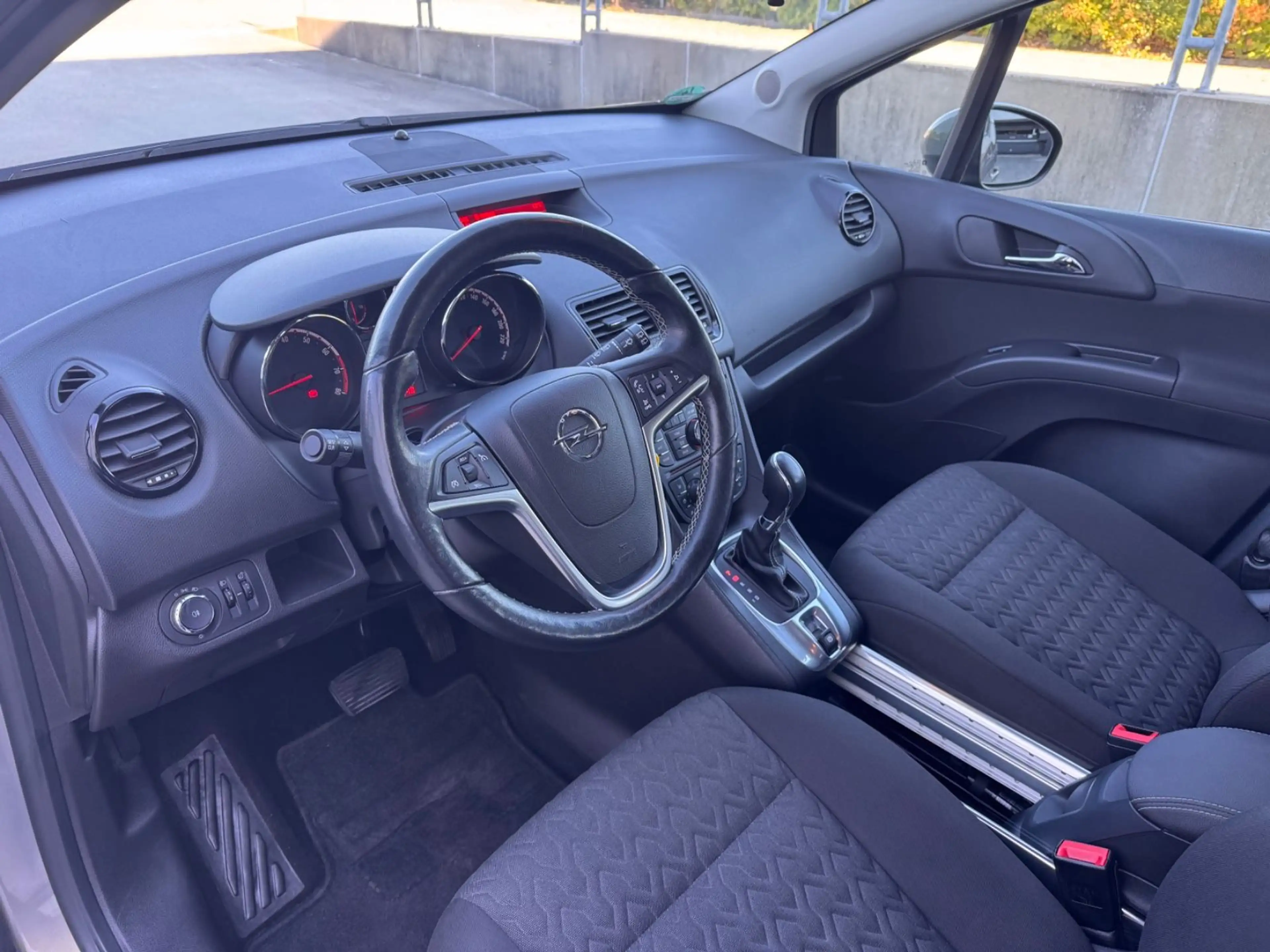 Opel Meriva B 1,4 Active Automatik PDC ALU — photo 12