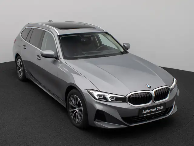 BMW 3 Series view 3