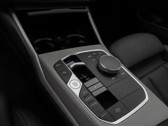 BMW 3 Series view 22