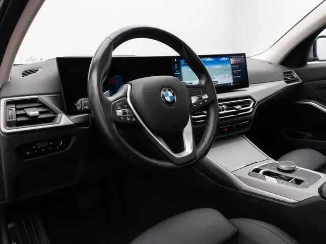 BMW 3 Series view 20