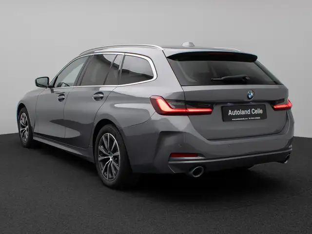 BMW 3 Series view 9