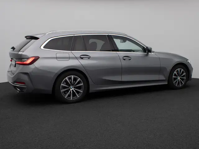 BMW 3 Series view 6