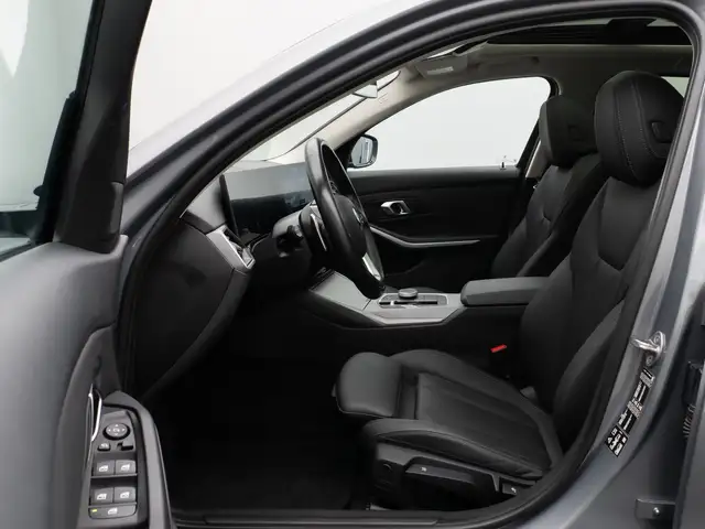 BMW 3 Series view 19