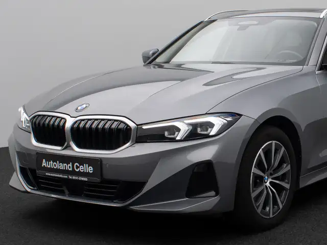 BMW 3 Series view 17