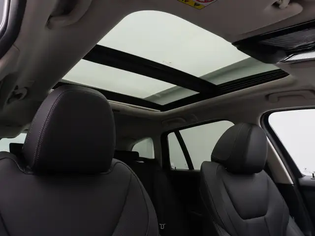 BMW 3 Series view 30
