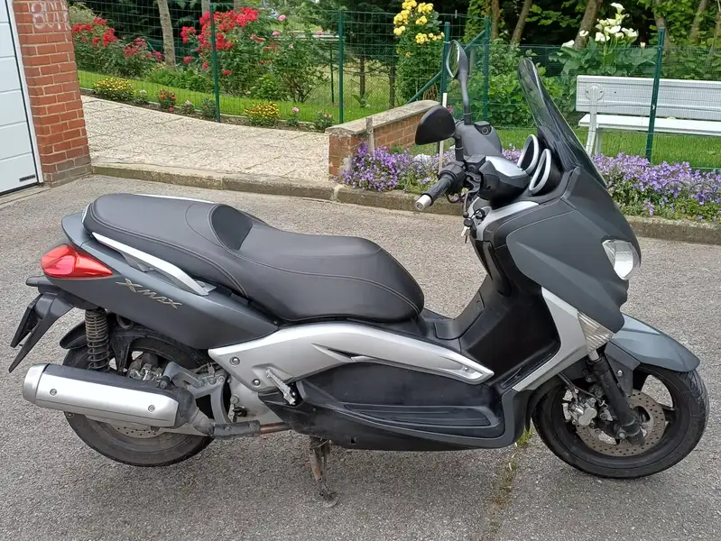 Yamaha XMAX 125