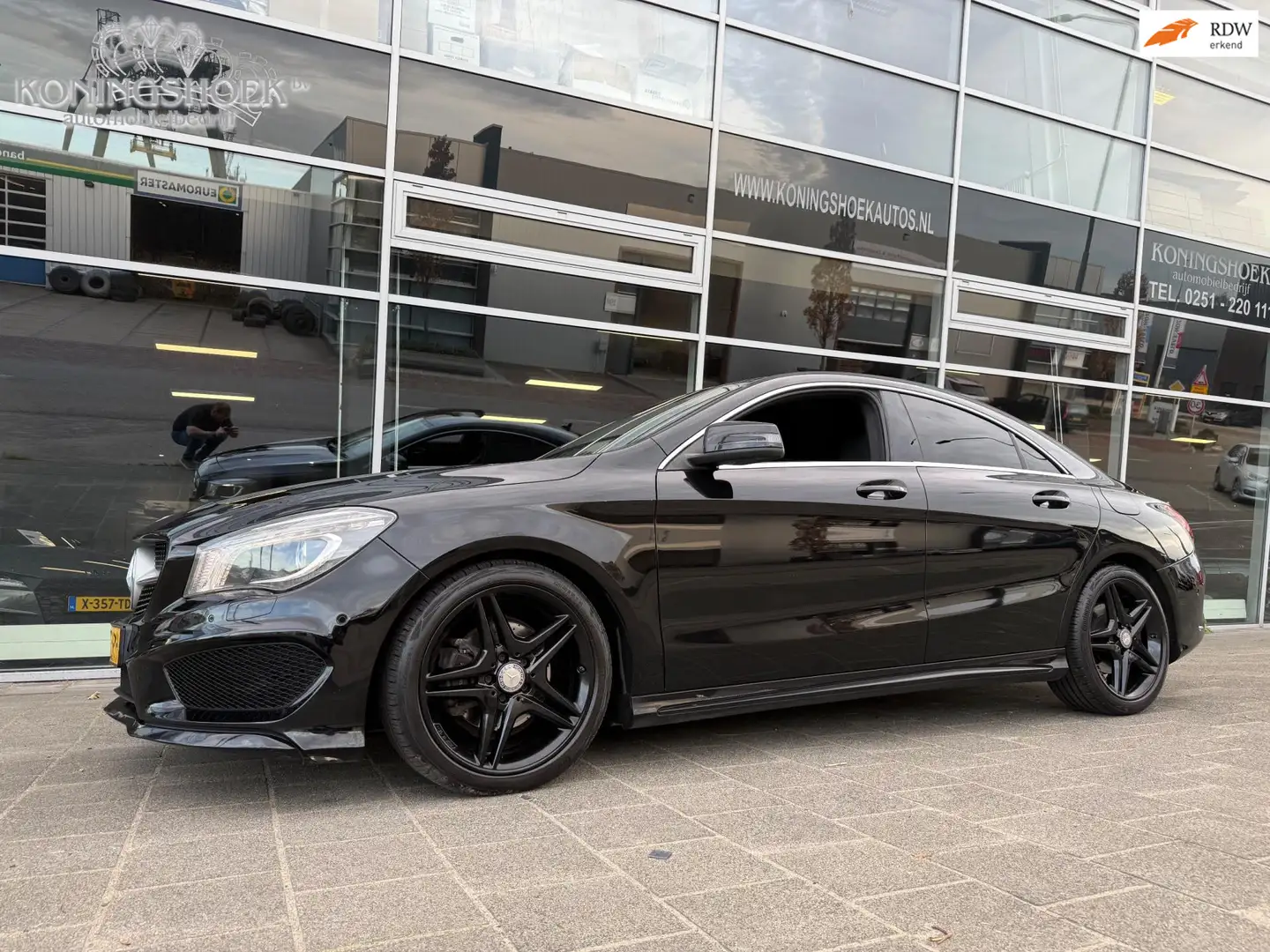 Mercedes-Benz CLA 200 AMG Edition 1 Schwarz - 1