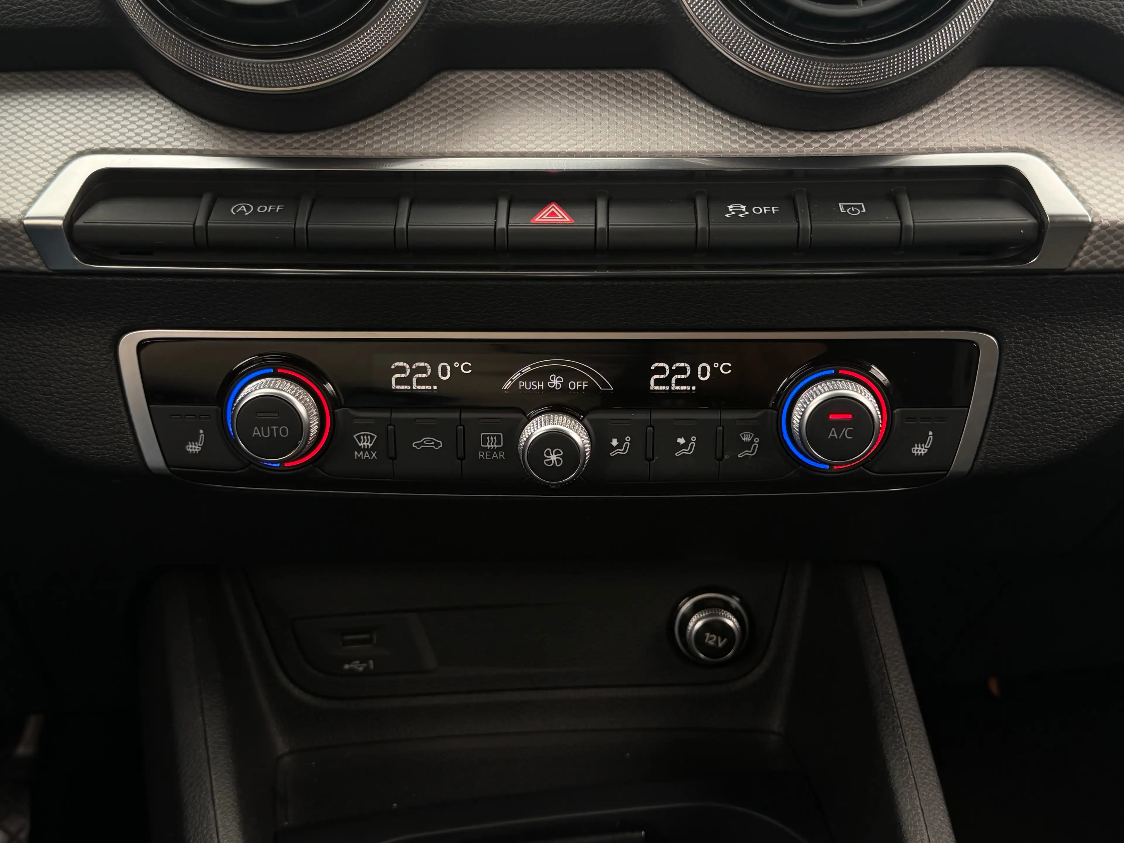 Audi Q2 30TFSI * S line * Garantie — photo 9