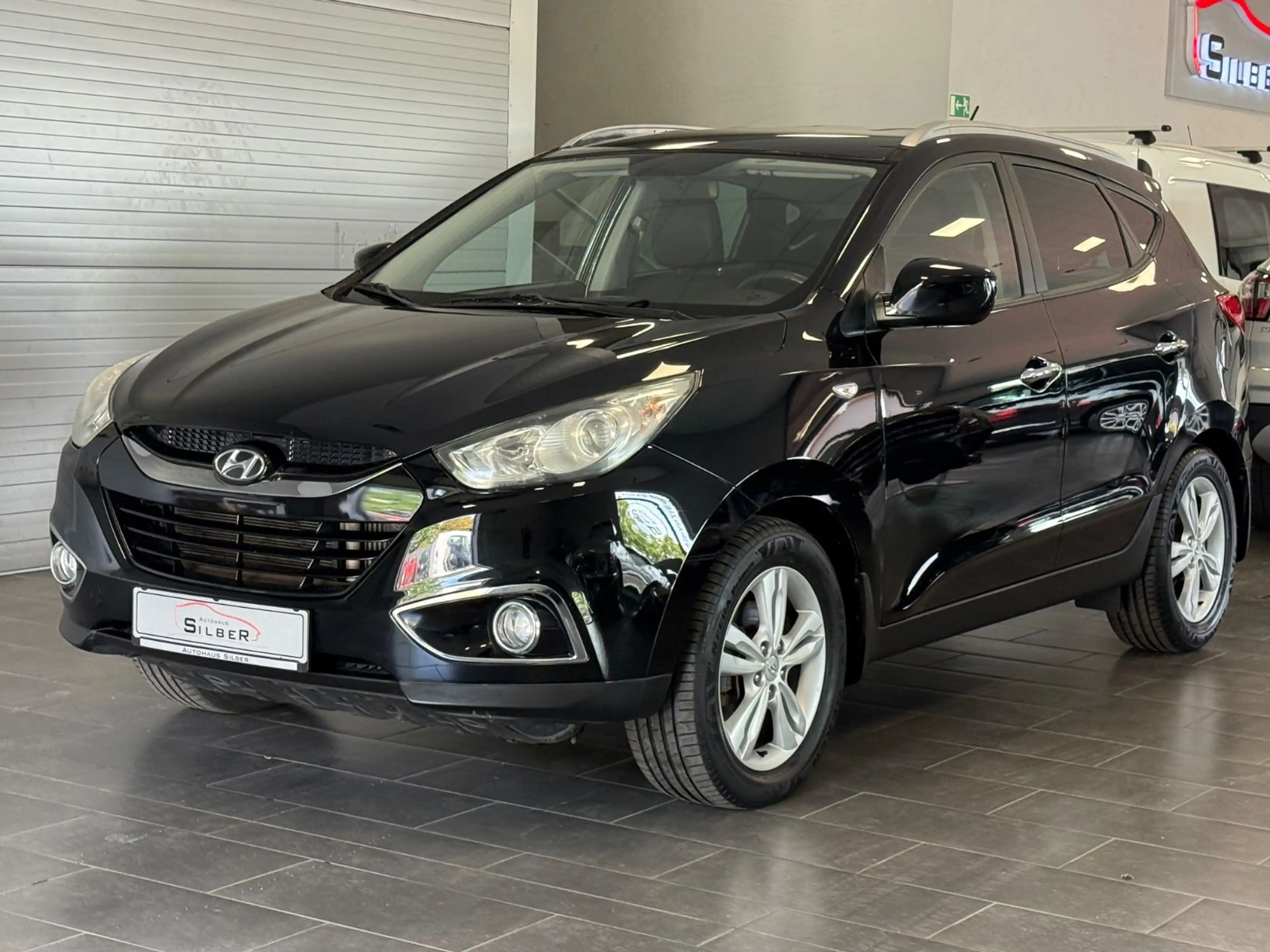Hyundai iX35 Style AWD Automatik/Sitzheizung/PDC/Leder
