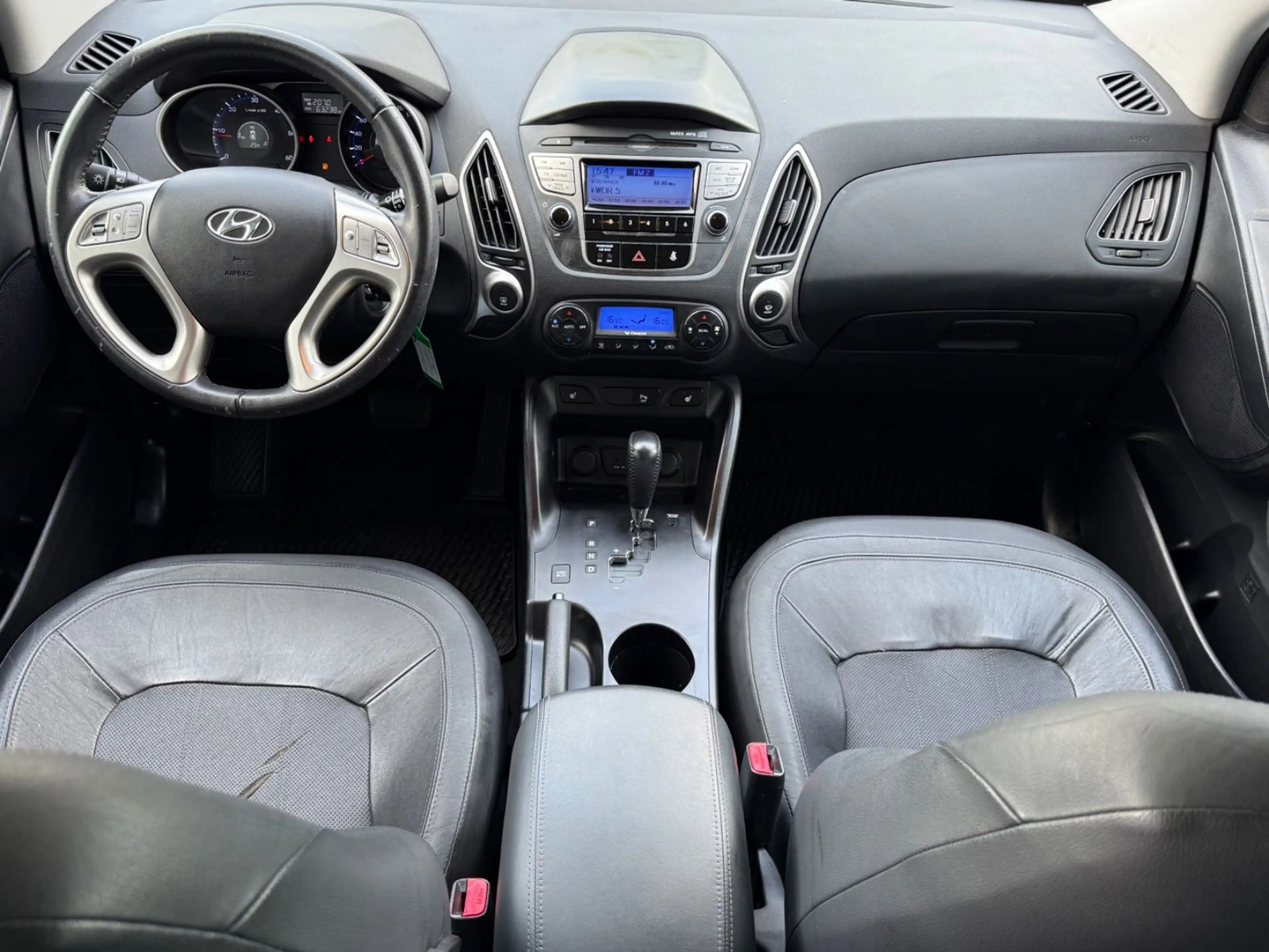 Hyundai iX35 Style AWD Automatik/Sitzheizung/PDC/Leder — photo 9