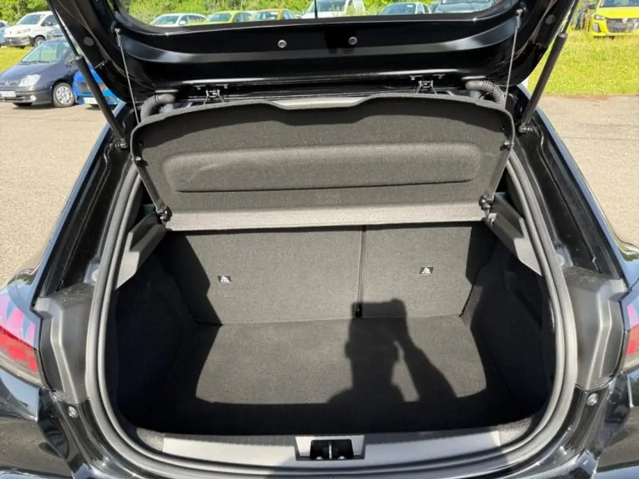 Peugeot 208 208 — photo 16