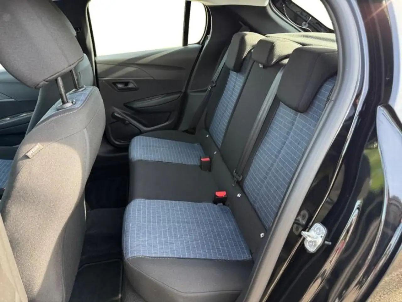 Peugeot 208 208 — photo 13