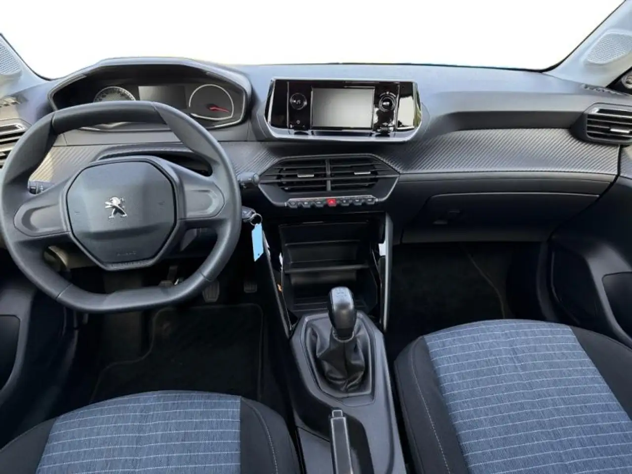 Peugeot 208 208 — photo 11