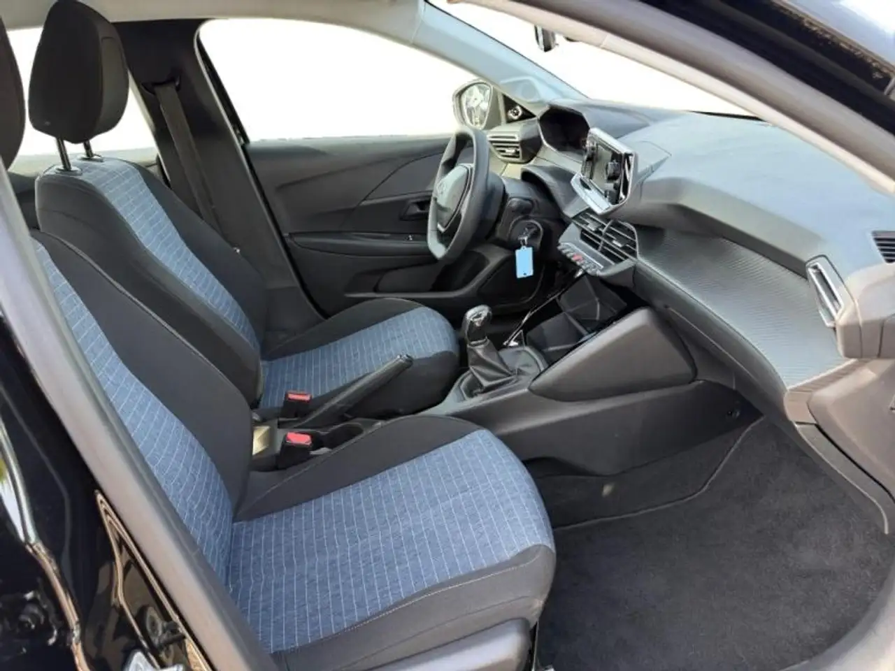 Peugeot 208 208 — photo 15