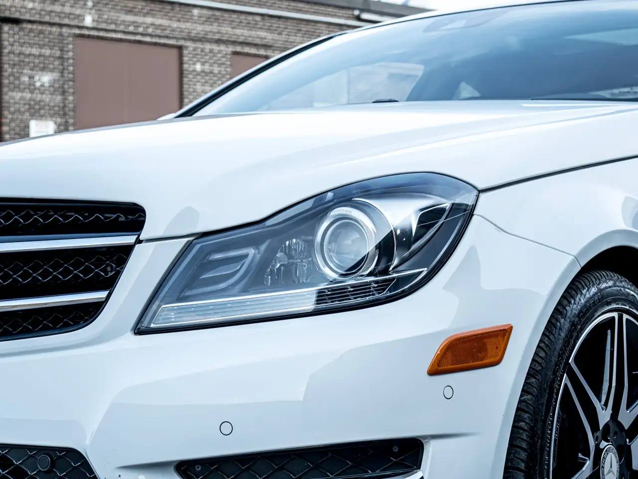 Mercedes-Benz C-Class снимка Mercedes-Benz C-Class