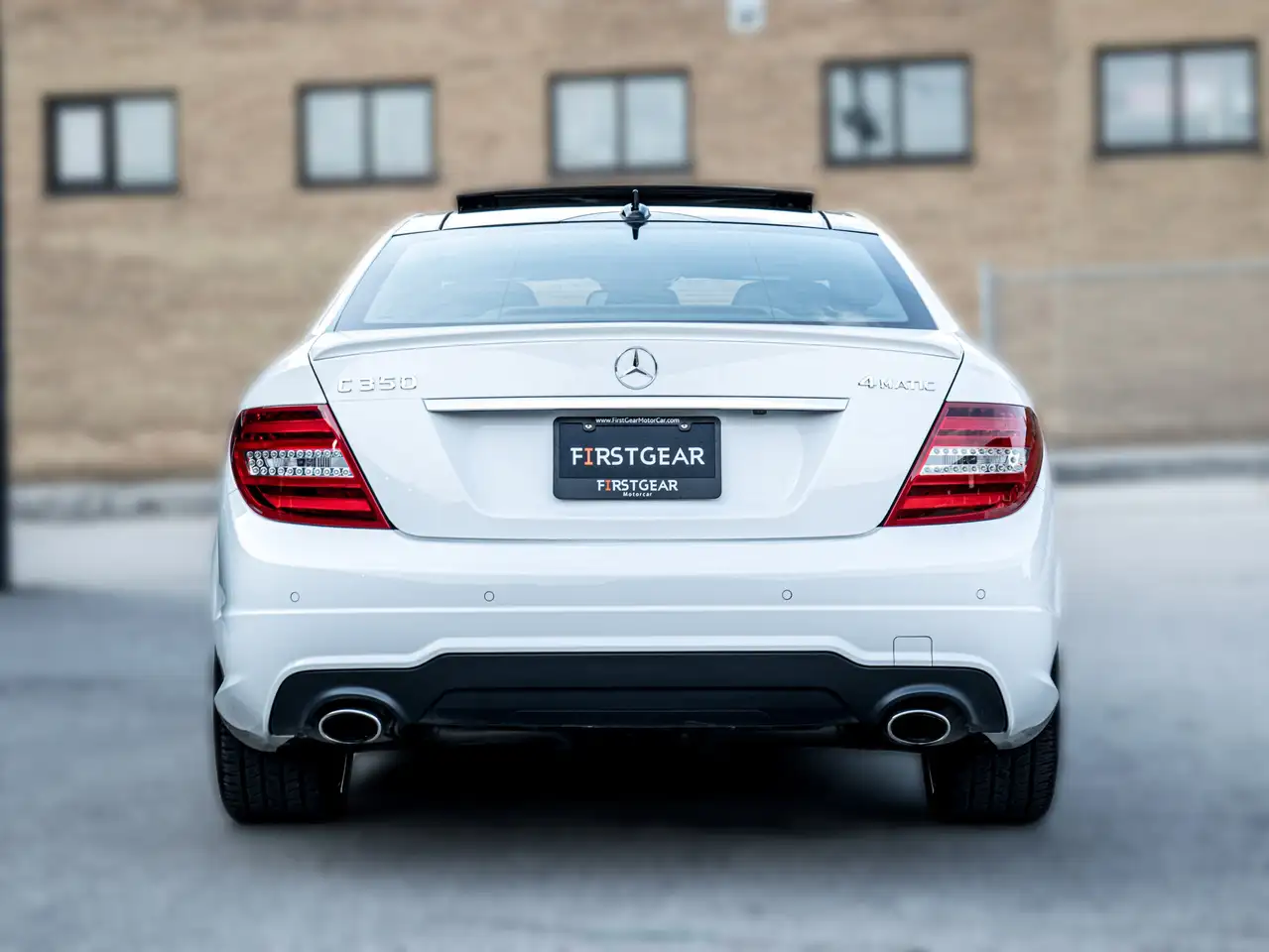 Mercedes-Benz C-Class снимка Mercedes-Benz C-Class