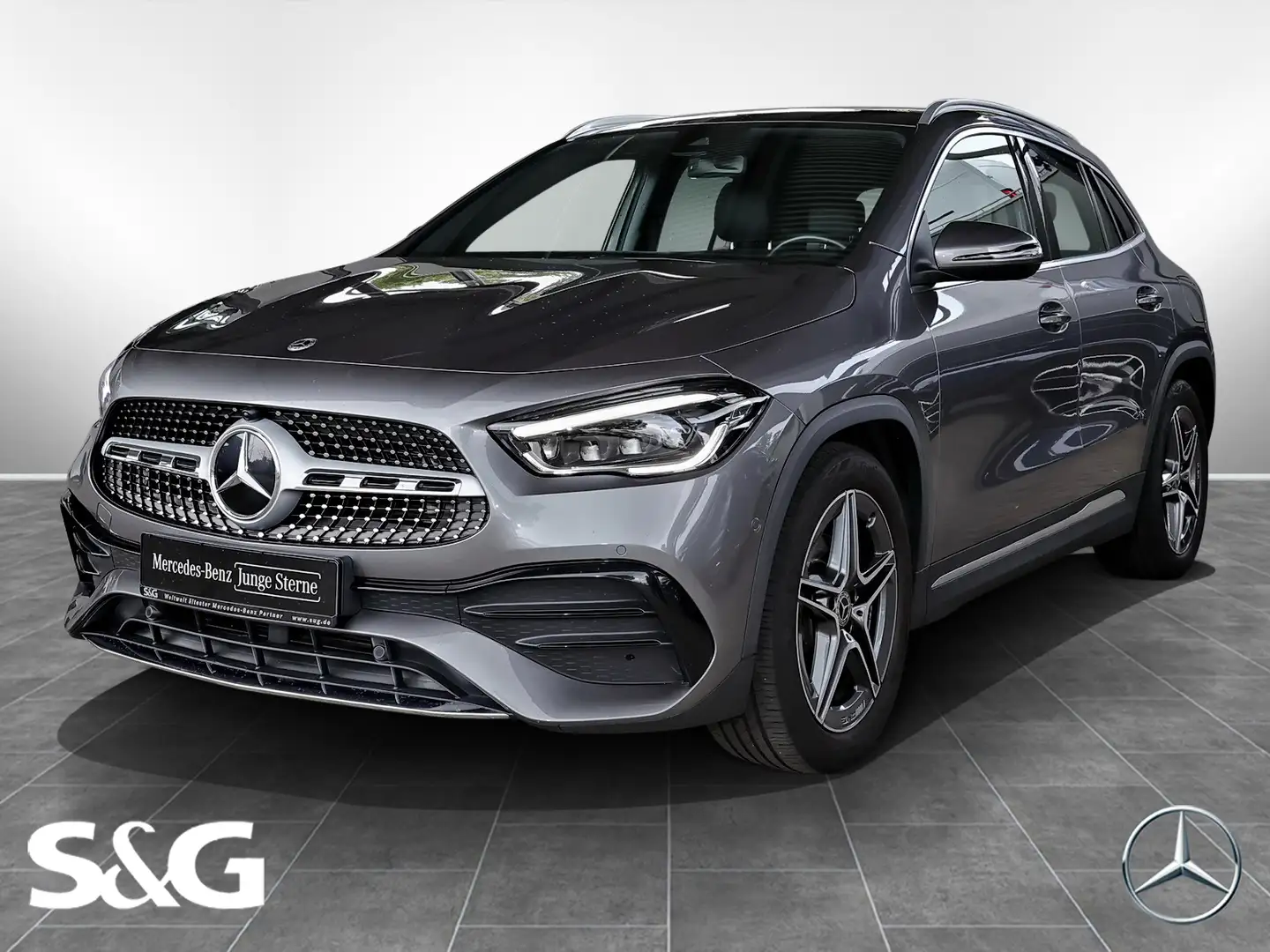 Mercedes-Benz GLA 200 4MATIC AMG+MBUX+RüKam+M-LED+Pano Grey - 1