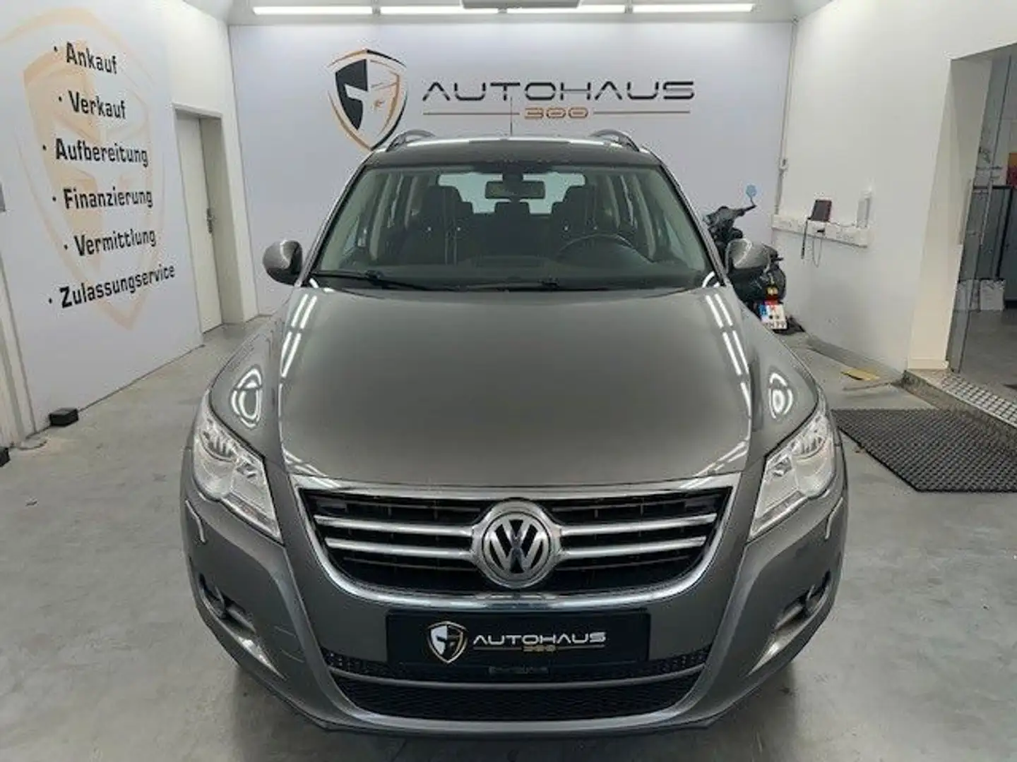 Volkswagen Tiguan Freestyle BMT KLIMA PDC SHZ TEMPOMAT AHK Grau - 2