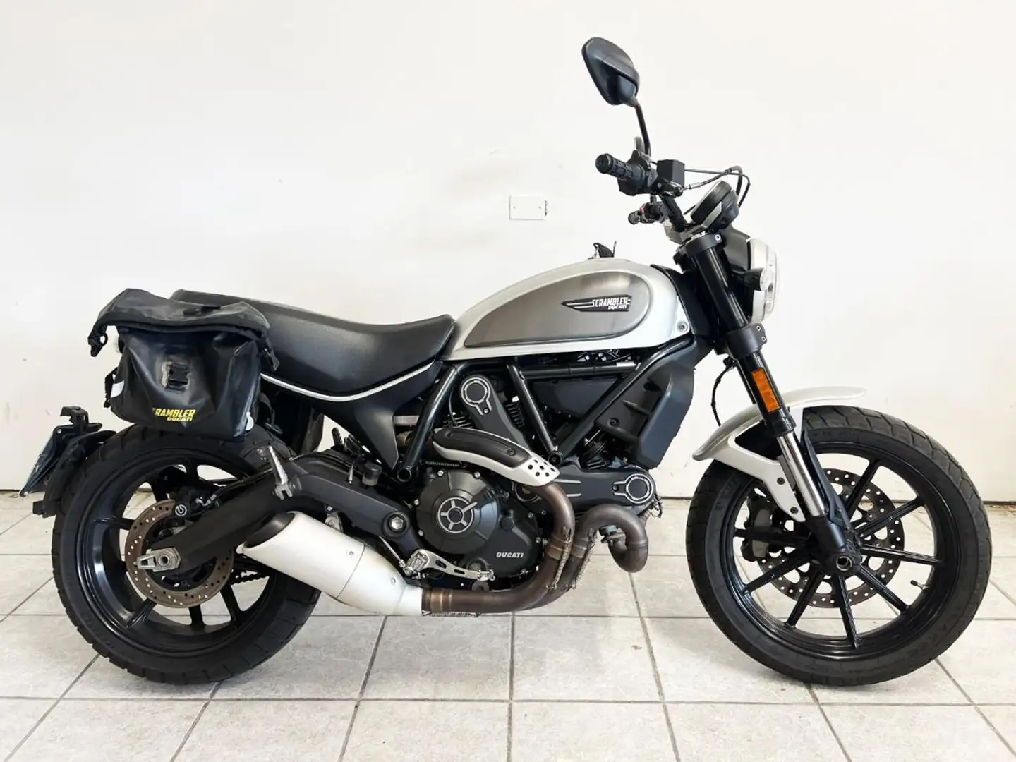 Ducati Scrambler Icon Gray Gris - 1