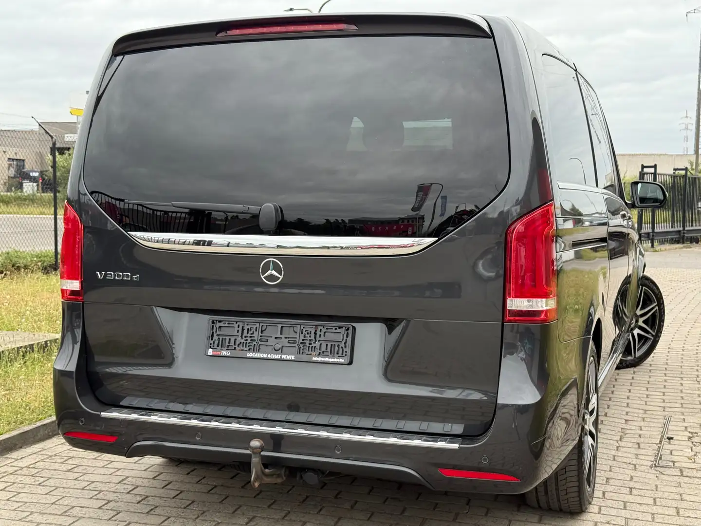 Mercedes-Benz V 300 d AMG LINE/DOUBLE CABINE 5PLACES/UTILITAIRE Grijs - 2