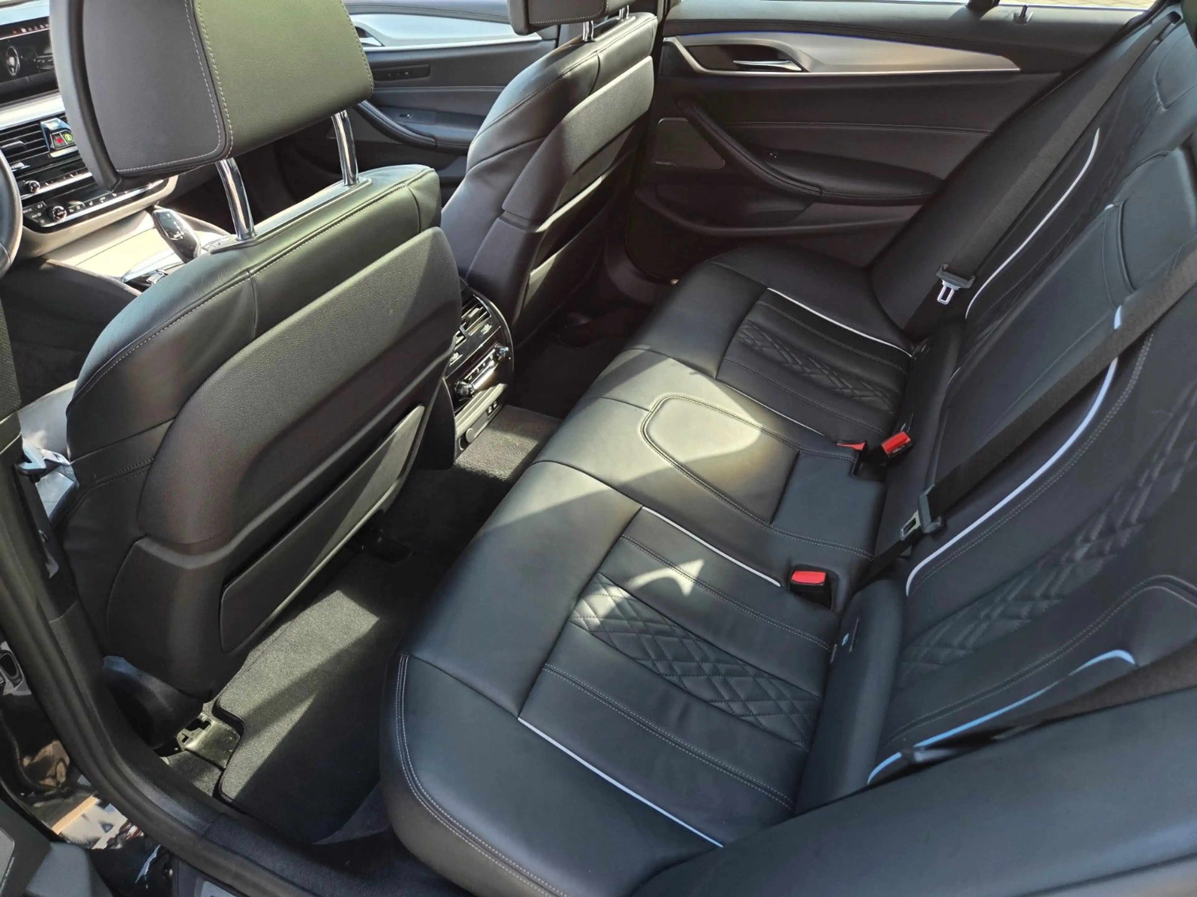 BMW 540 i Touring xDrive Luxury Line, H&K, Pano, ACC — photo 16