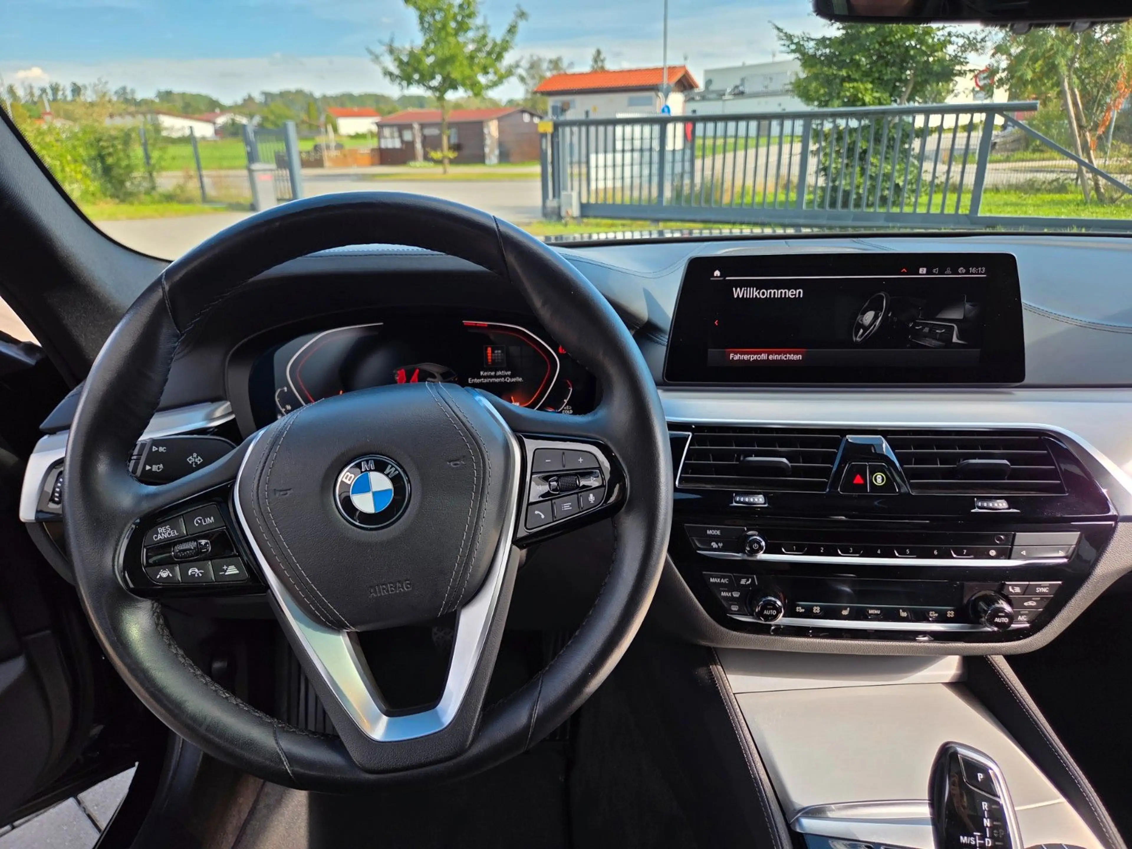 BMW 540 i Touring xDrive Luxury Line, H&K, Pano, ACC — photo 14