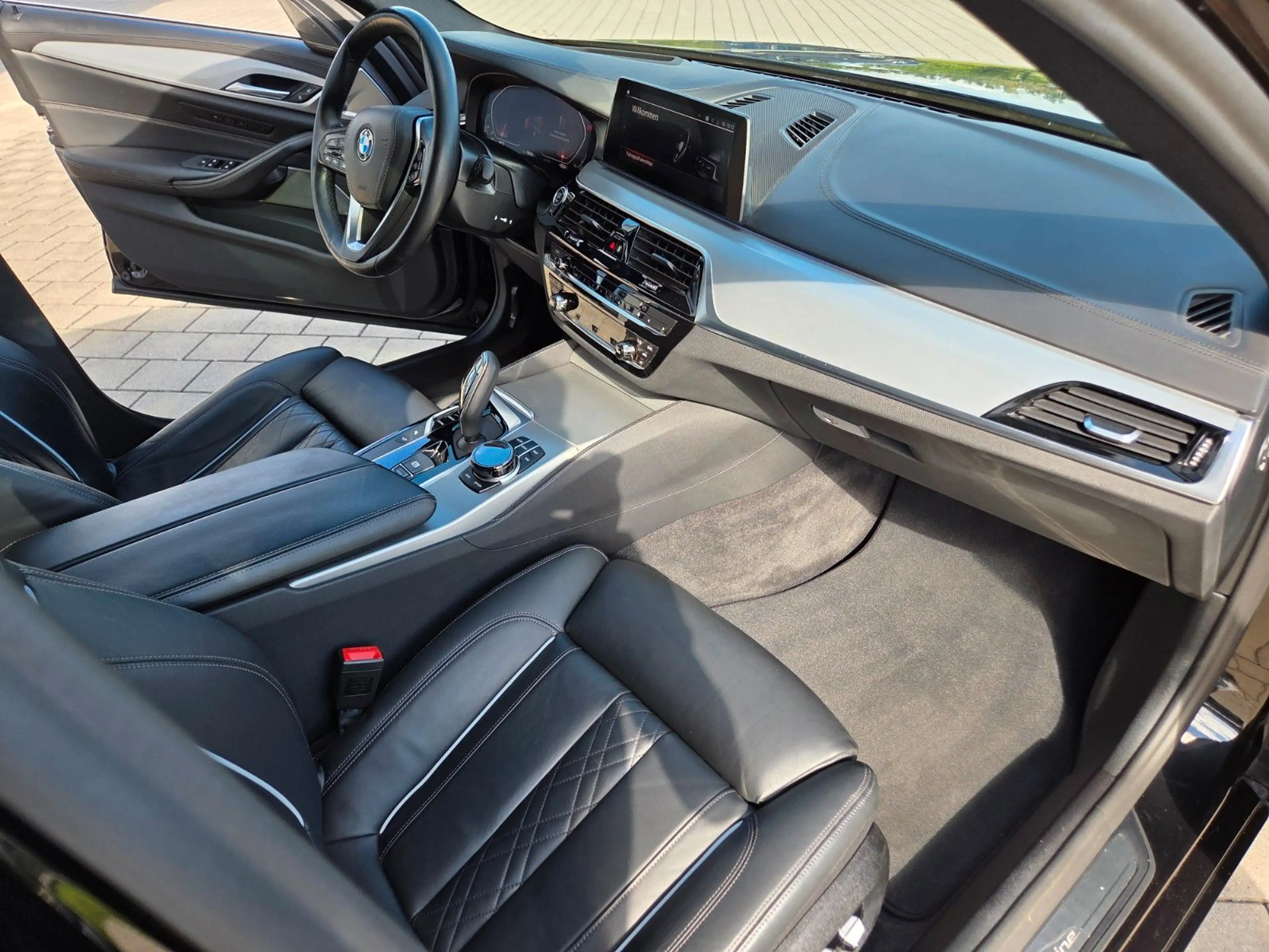 BMW 540 i Touring xDrive Luxury Line, H&K, Pano, ACC — photo 13