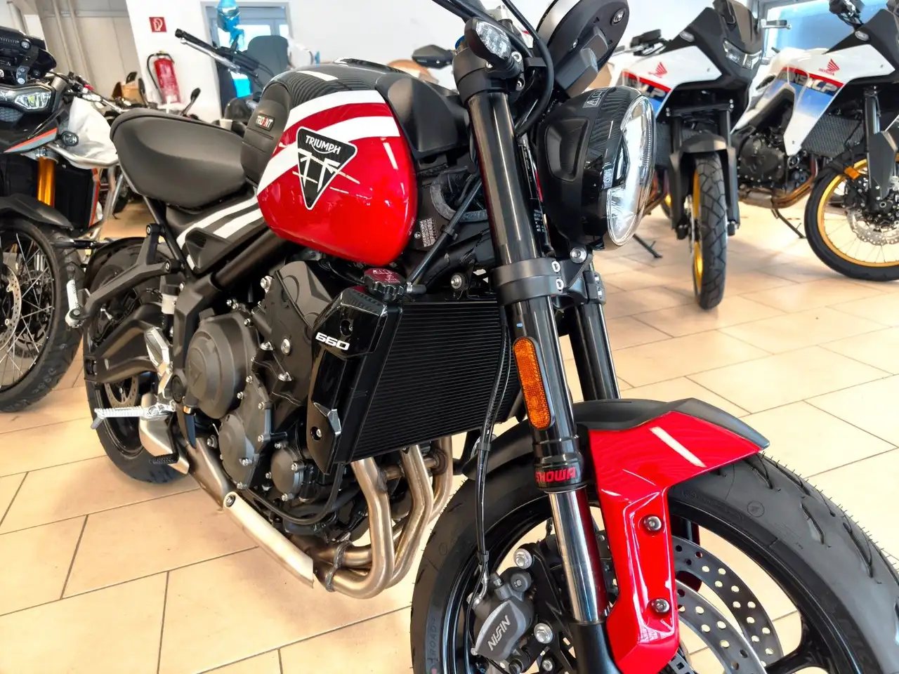 Triumph Trident 660