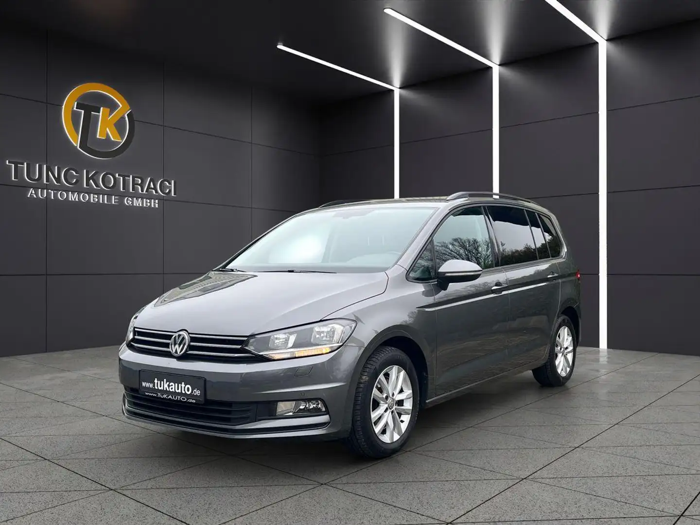 Volkswagen Touran 1.6 TDI CL BMT|7 SITZ|DSG|TEMPO|NAV|SHZ++ Grijs - 1