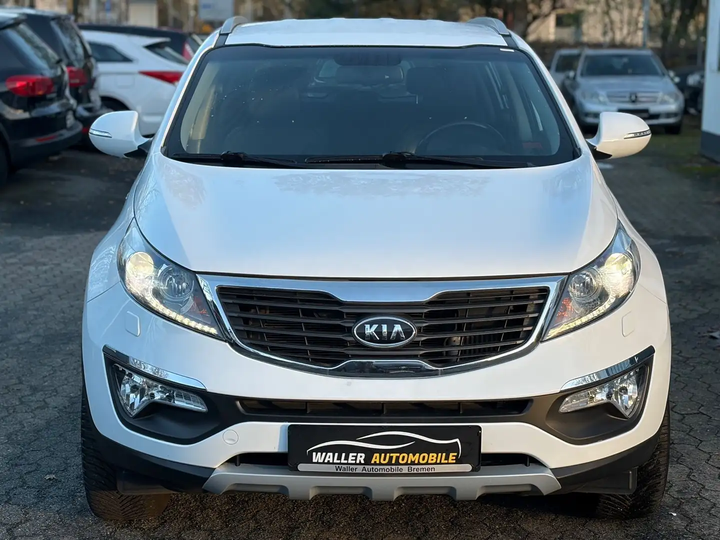 Kia Sportage 2.0 CRDi 4WD XENON/KAMERA/LEDER/SHZ/PDC Weiß - 2