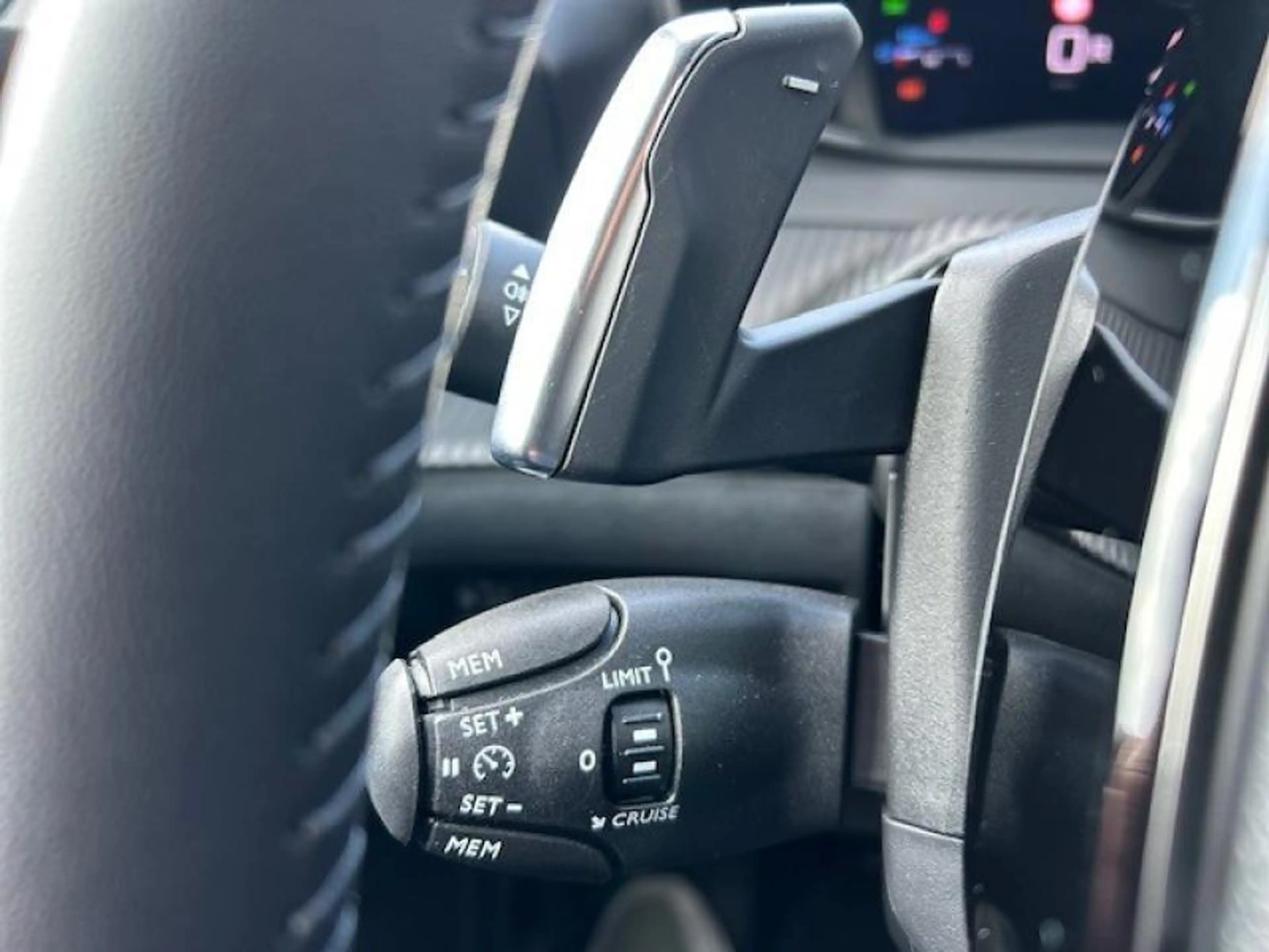 Peugeot 2008 Allure Hybrid | 8 JAAR CARE GARANTIE — photo 9